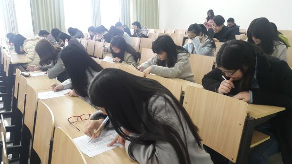 南昌“最解壓試卷”出題人：段子、雞湯+知識(shí)點(diǎn)