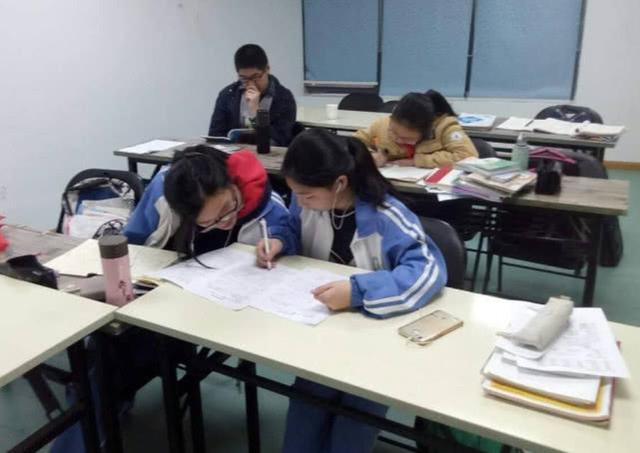 免學費！2019 年湖南省貧困地區(qū)本土化培養(yǎng)計劃招 1200 名醫(yī)學類?？粕? style=
